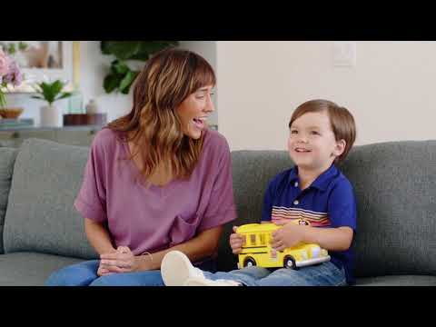אוטובוס בית ספר צהוב ומנגן + דמות ג'יי ג'יי התינוק קוקומלון | CoCoMelon